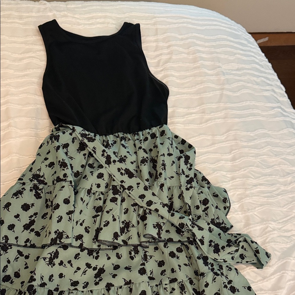 SHEIN Asymmetrical Black and Green Dress - Picture 4 of 4